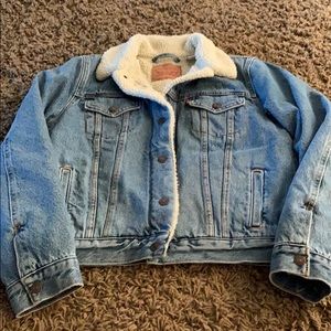 Women Levi jacket size small.